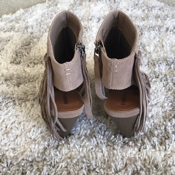 Fringed Heels - Picture 2 of 3